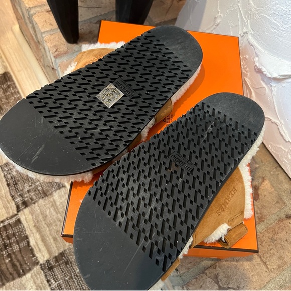 HERMES SHEARLING CHYPRE SANDALS SZ 37 1/2 - Picture 2 of 5